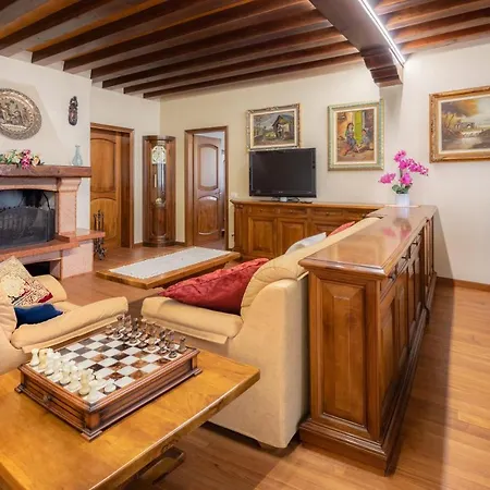 Lejlighed Giulia House