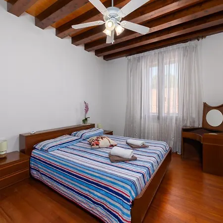 Giulia House Apartment *