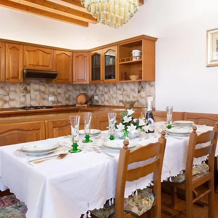 דירה Giulia House