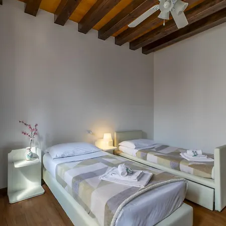 דירה Giulia House