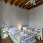 Daire Giulia House